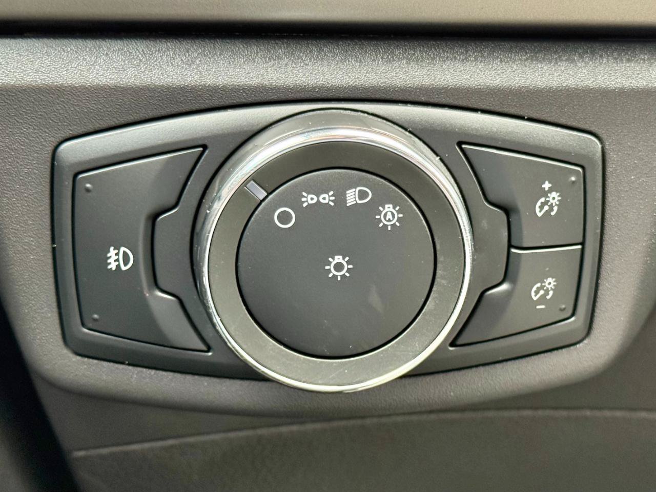 Used 2015 Ford Fusion SE w/ Equipment Group 502A FWD image 14