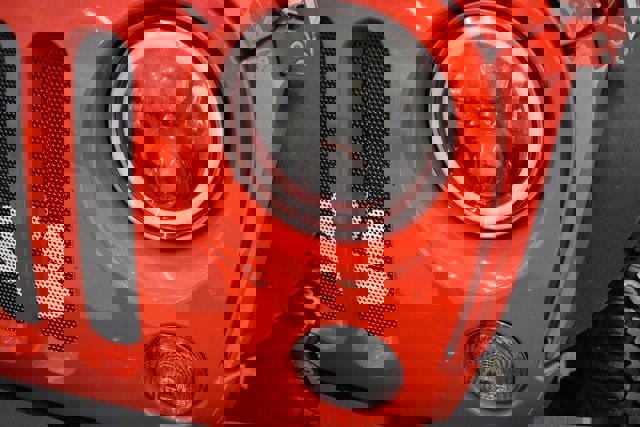 Used 2015 Jeep Wrangler Unlimited Sahara w/ Connectivity Group image 17