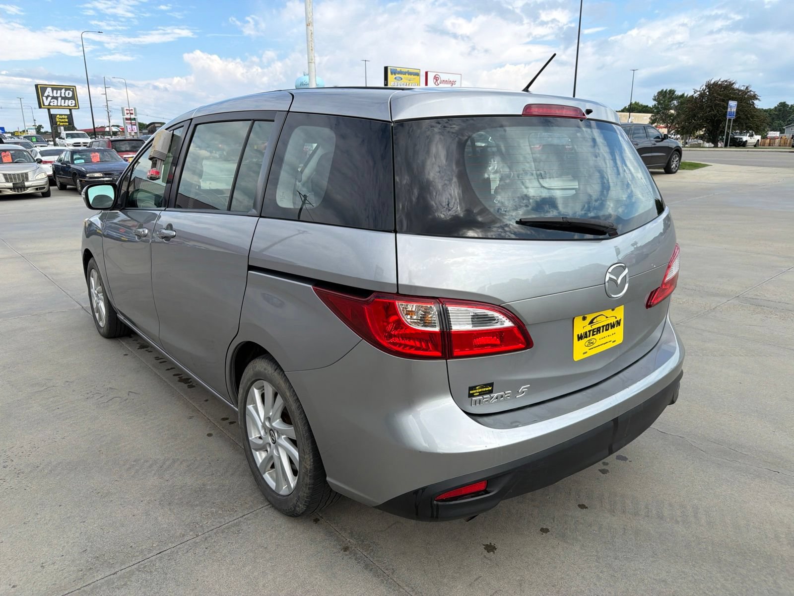 Used 2014 MAZDA MAZDA5 Sport FWD image 6