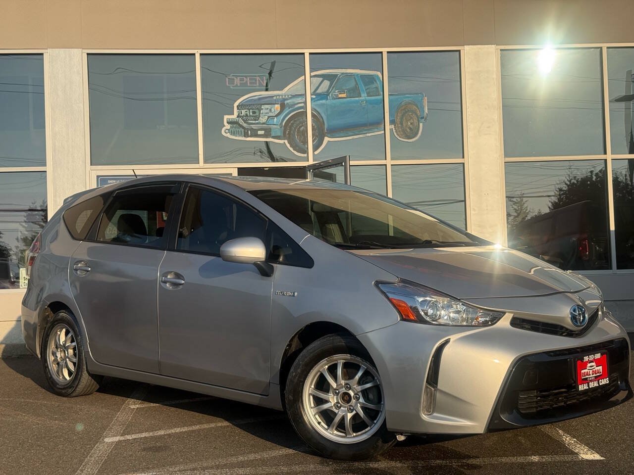 Used 2015 Toyota Prius V Four FWD image 3