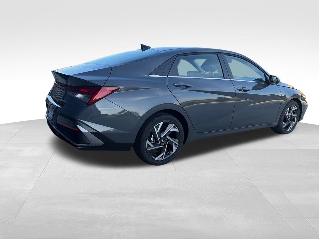 New 2026 Hyundai Elantra Limited FWD image 7