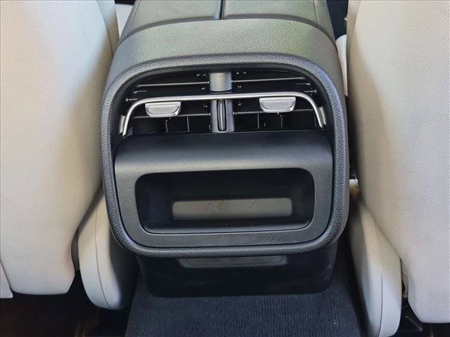 Used 2025 Mercedes-Benz E 350 4MATIC Sedan image 18