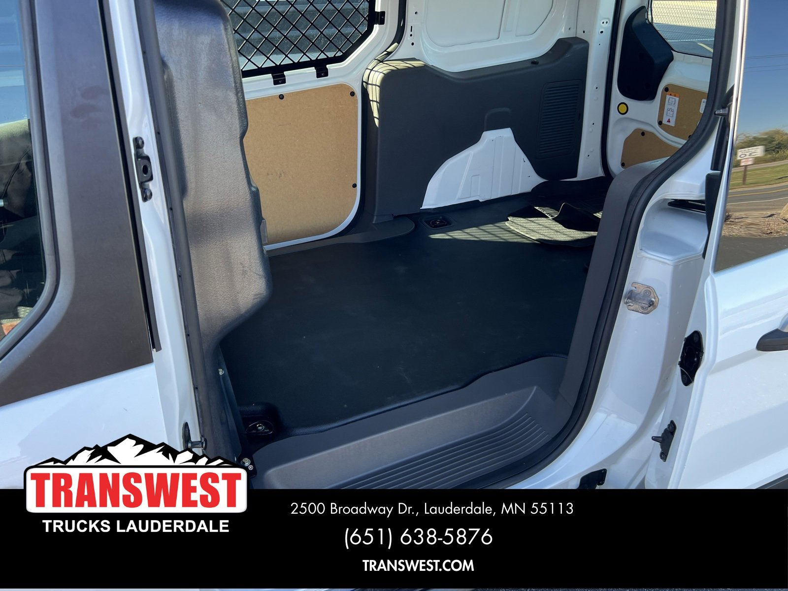 Used 2021 Ford Transit Connect XLT image 10