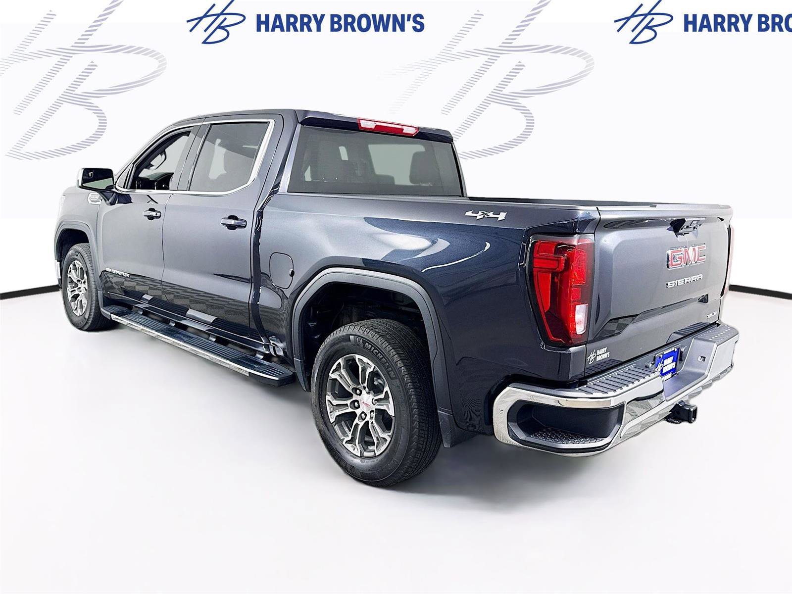 Used 2025 GMC Sierra 1500 SLE image 28