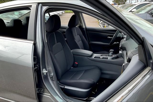 Used 2025 Nissan Sentra SV w/ All-Weather Package image 27