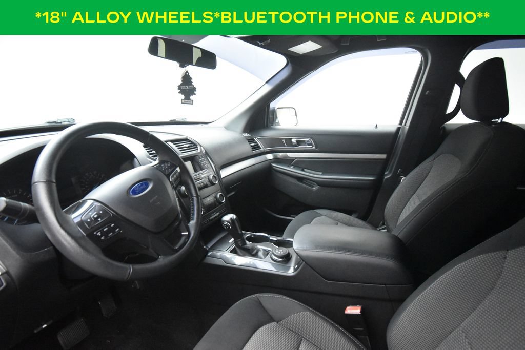 Used 2019 Ford Explorer XLT AWD/4WD image 3