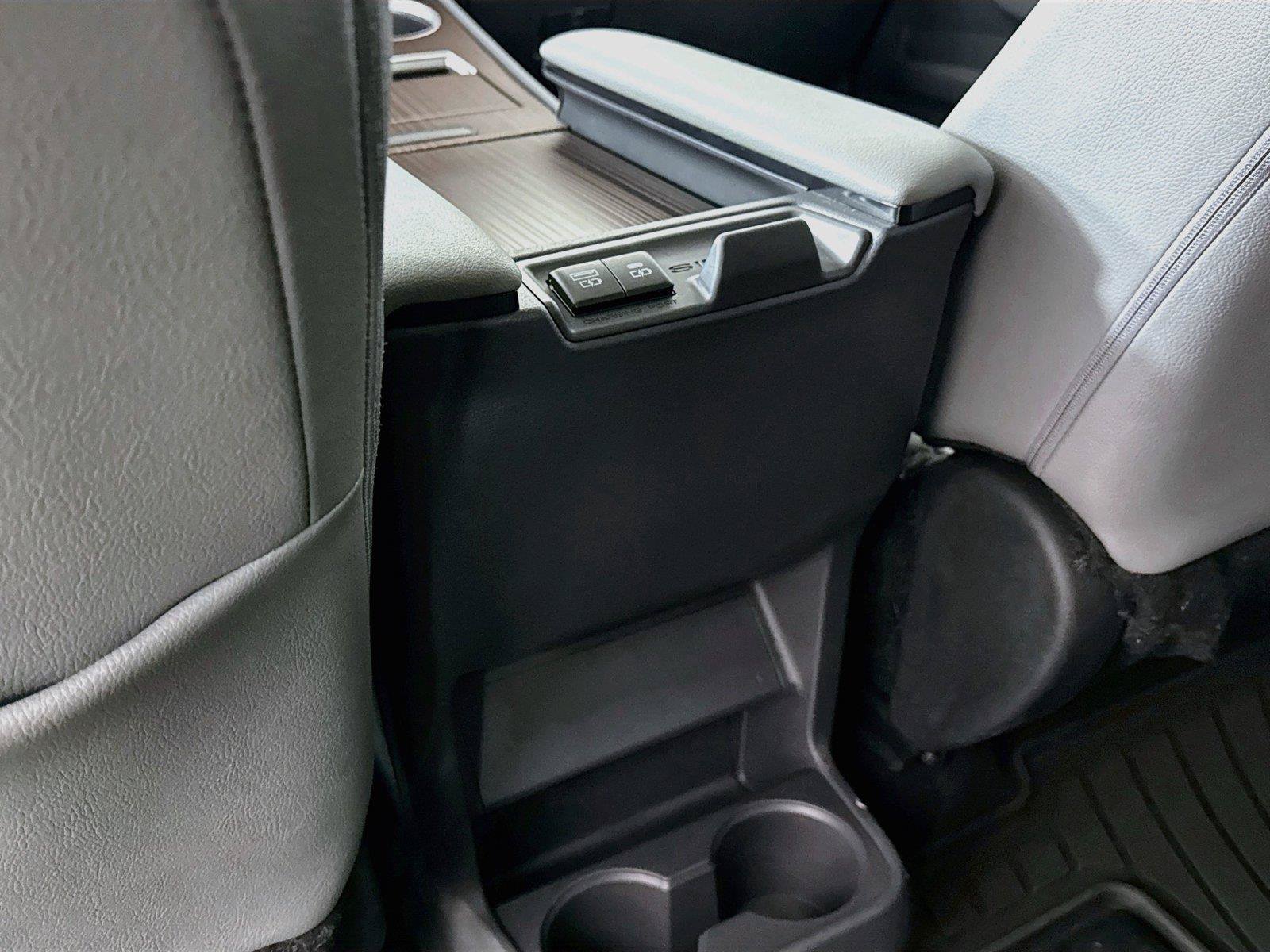 Certified 2024 Toyota Sienna XLE FWD image 35