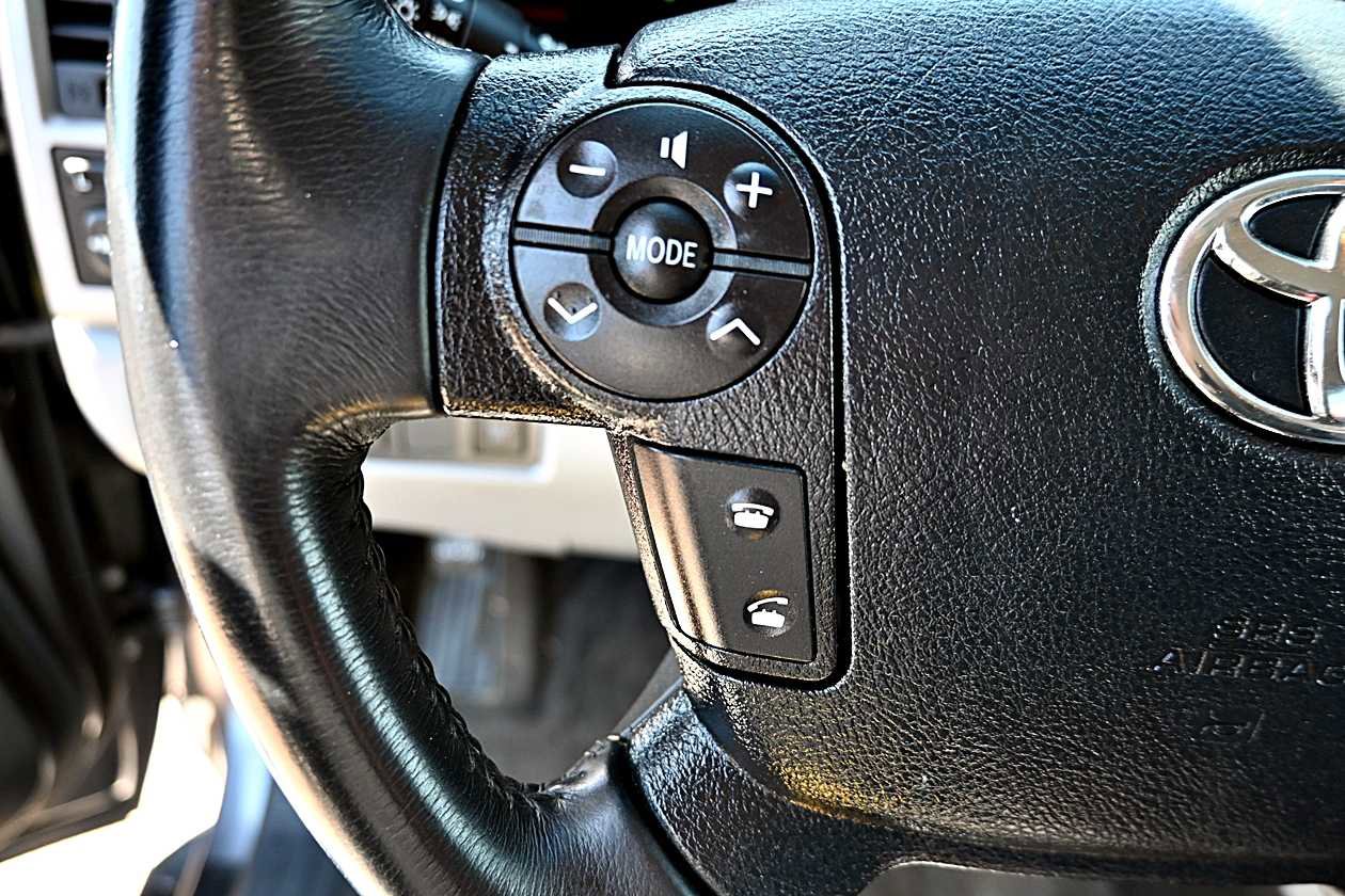 Used 2012 Toyota Sequoia Limited image 28