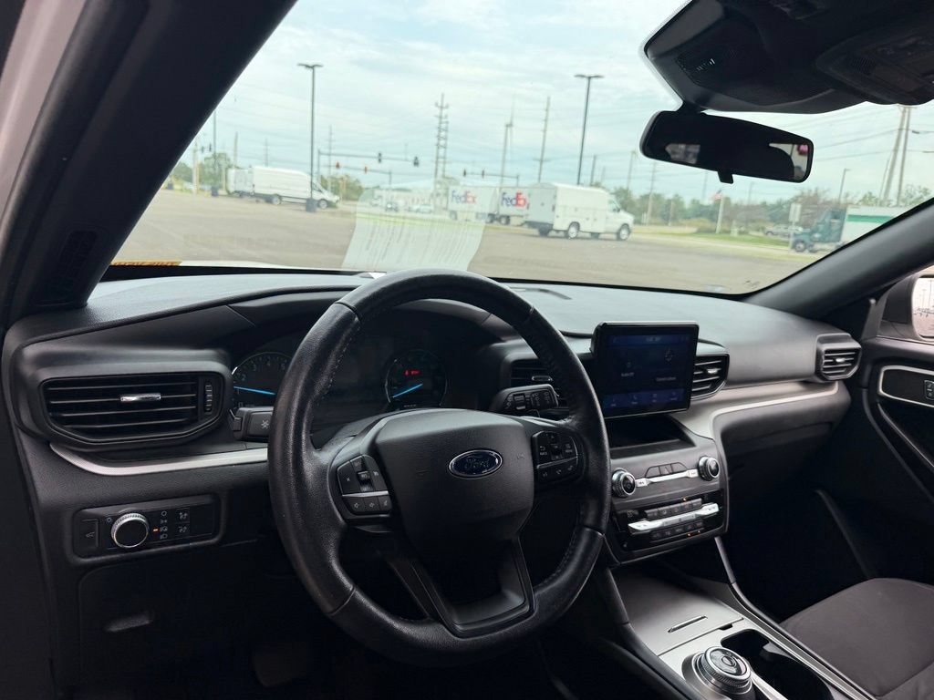 Used 2020 Ford Explorer XLT w/ Comfort Package AWD/4WD image 12