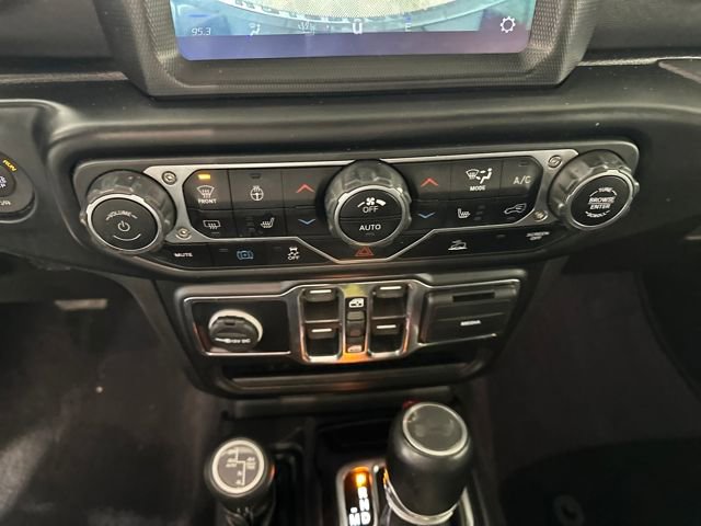 Used 2022 Jeep Wrangler Unlimited Sahara w/ Cold Weather Group image 23