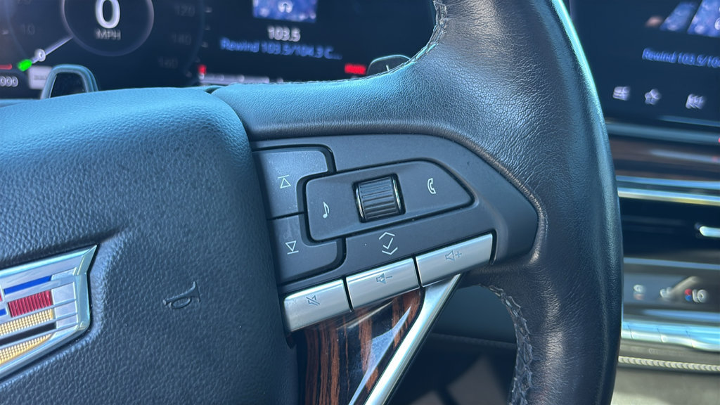 Used 2023 Cadillac Escalade Premium Luxury AWD/4WD image 19