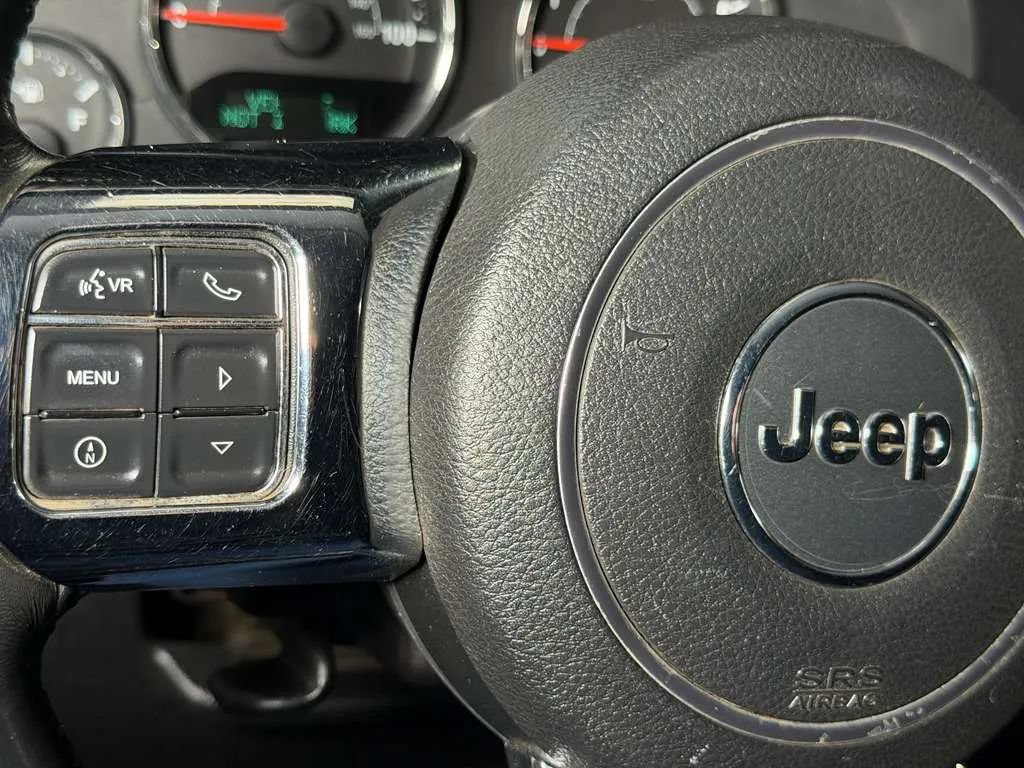 Used 2015 Jeep Wrangler Rubicon w/ Power Convenience Group AWD/4WD image 24