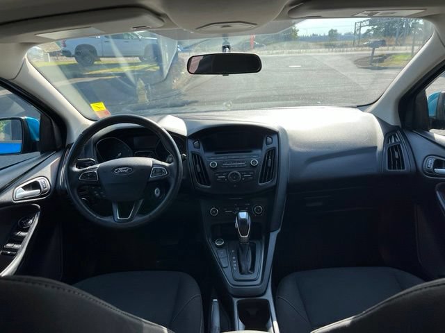 Used 2016 Ford Focus SE w/ SE Cold Weather Package FWD image 13