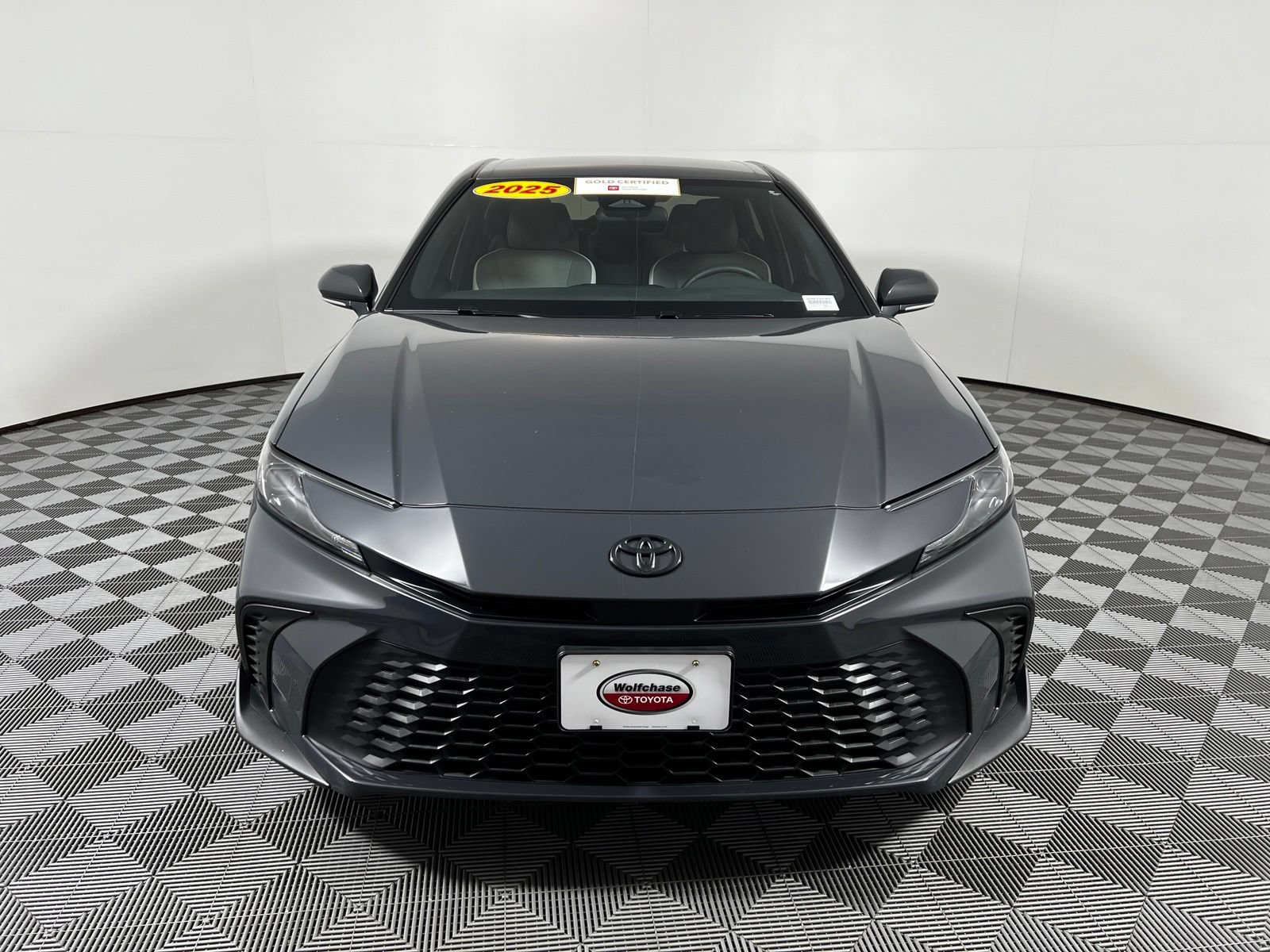 Certified 2025 Toyota Camry SE AWD/4WD image 2