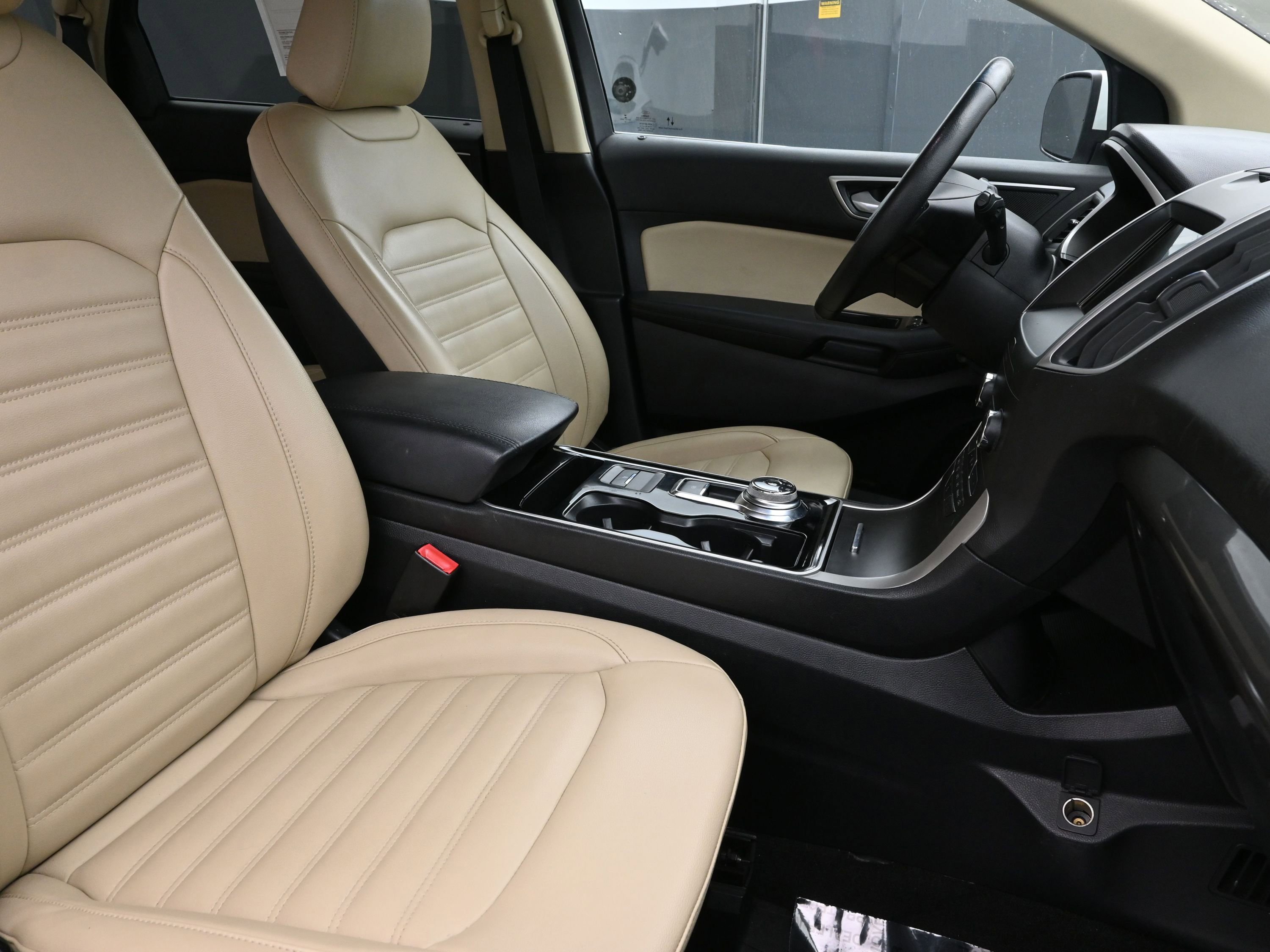 Used 2020 Ford Edge SEL image 27