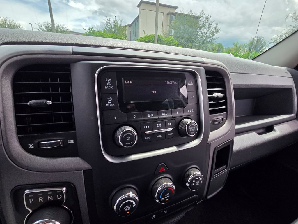 Used 2018 RAM 1500 Express AWD/4WD image 23