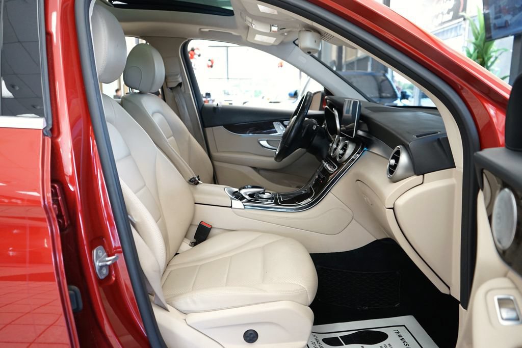 Used 2017 Mercedes-Benz GLC 300 4MATIC image 39