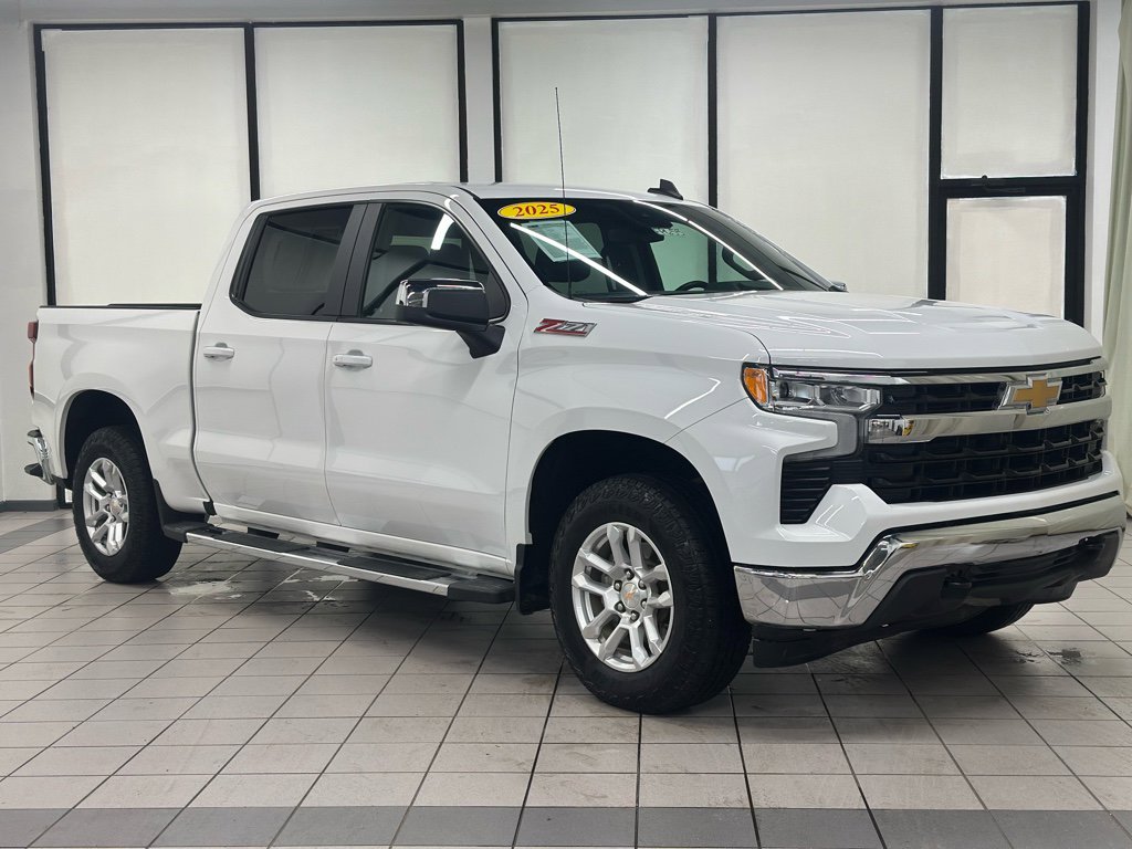 Used 2025 Chevrolet Silverado 1500 LT image 1