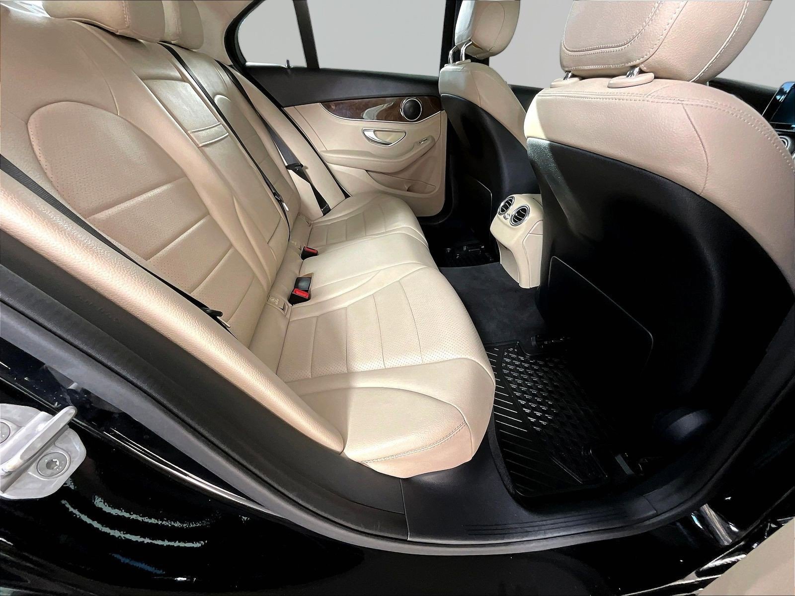 Used 2016 Mercedes-Benz C 300 4MATIC Sedan image 21
