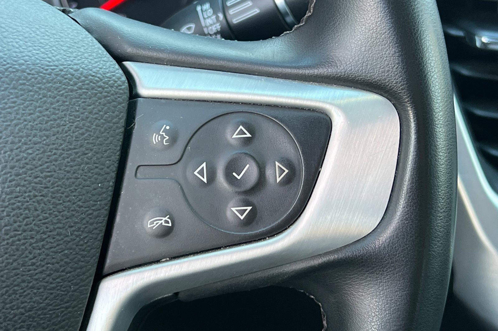 Used 2023 GMC Acadia SLT image 33