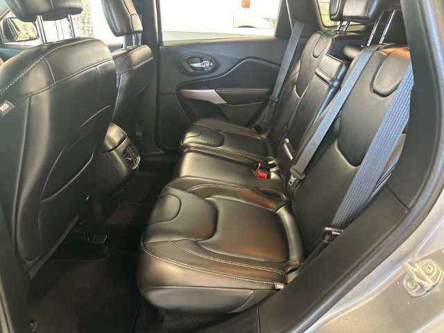Used 2017 Jeep Cherokee Limited AWD/4WD image 28