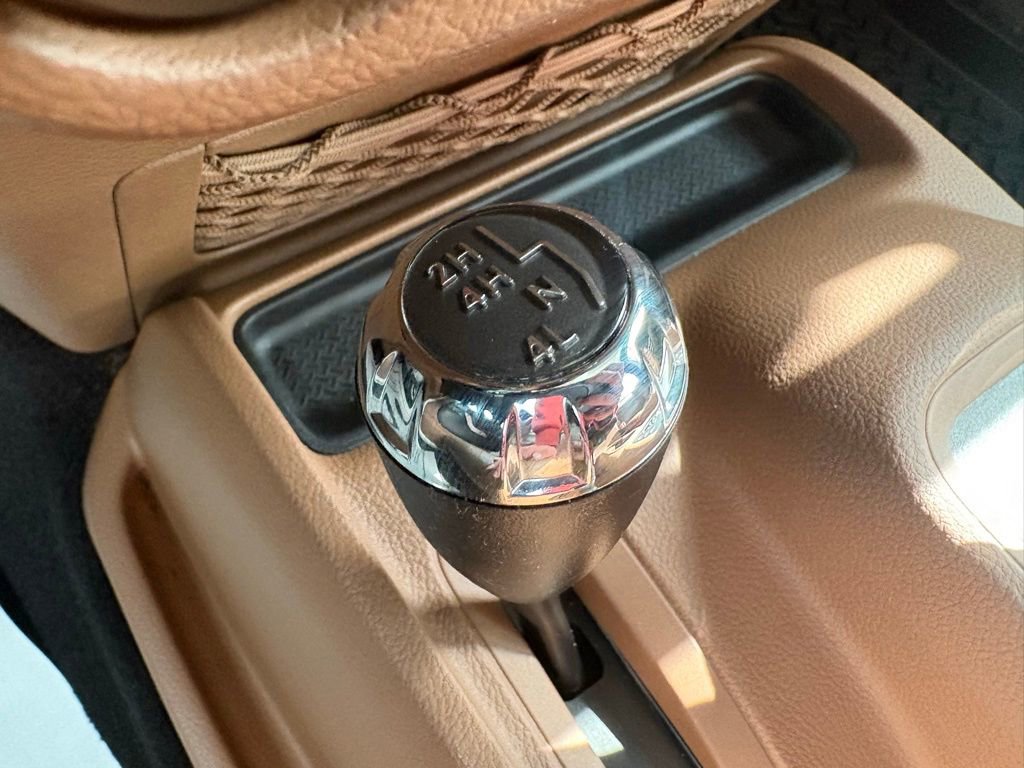 Used 2012 Jeep Wrangler Unlimited Rubicon w/ Connectivity Group image 32