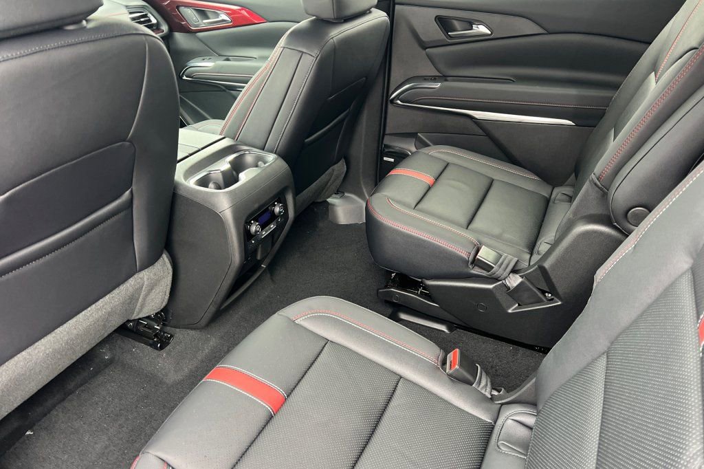 New 2026 Chevrolet Traverse RS image 9