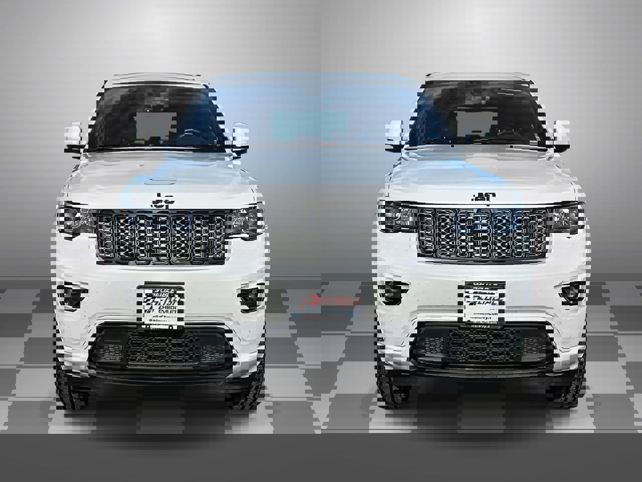 Used 2019 Jeep Grand Cherokee Altitude image 2