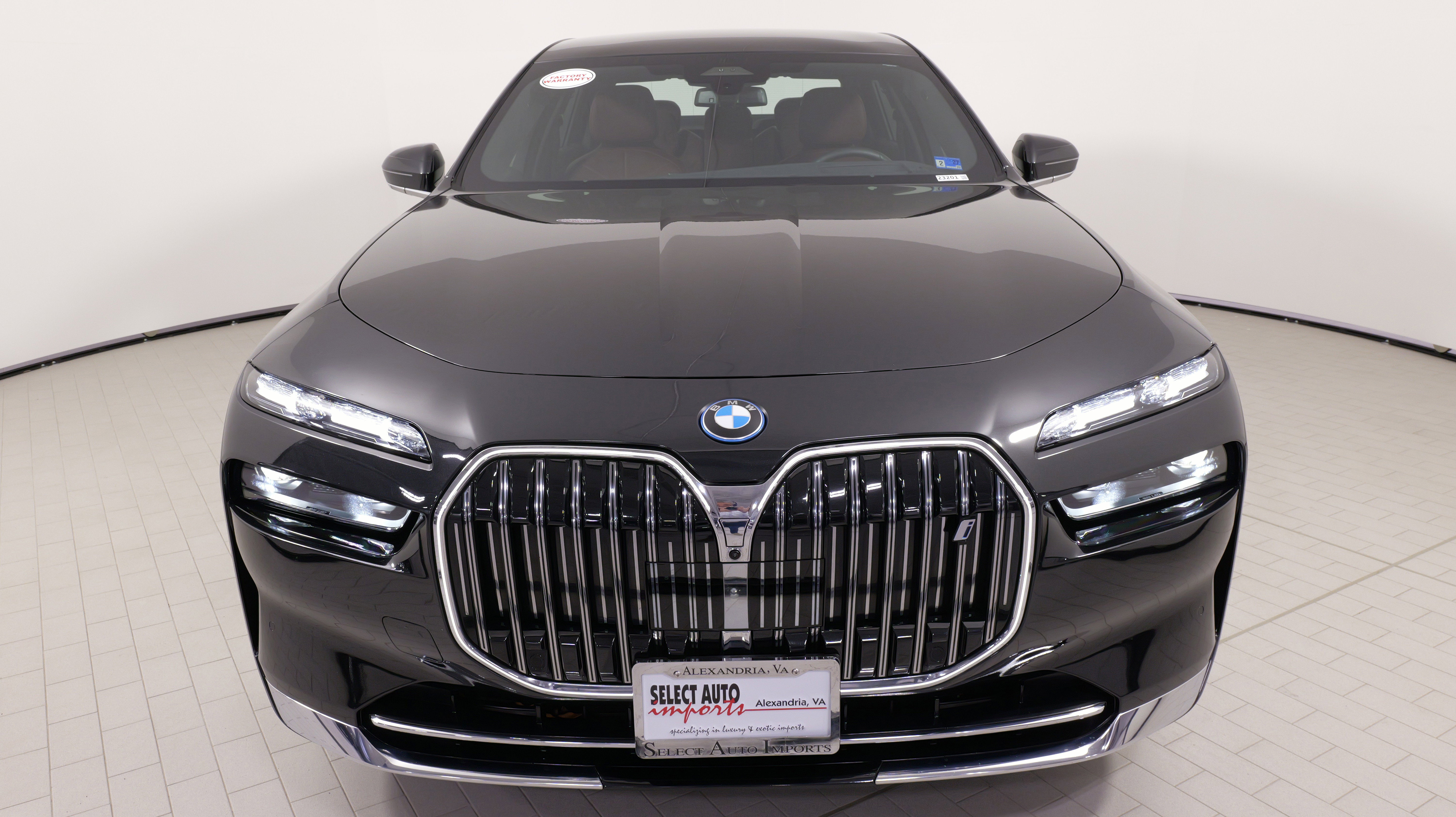 Used 2024 BMW i7 xDrive60 w/ Executive Package AWD/4WD image 4
