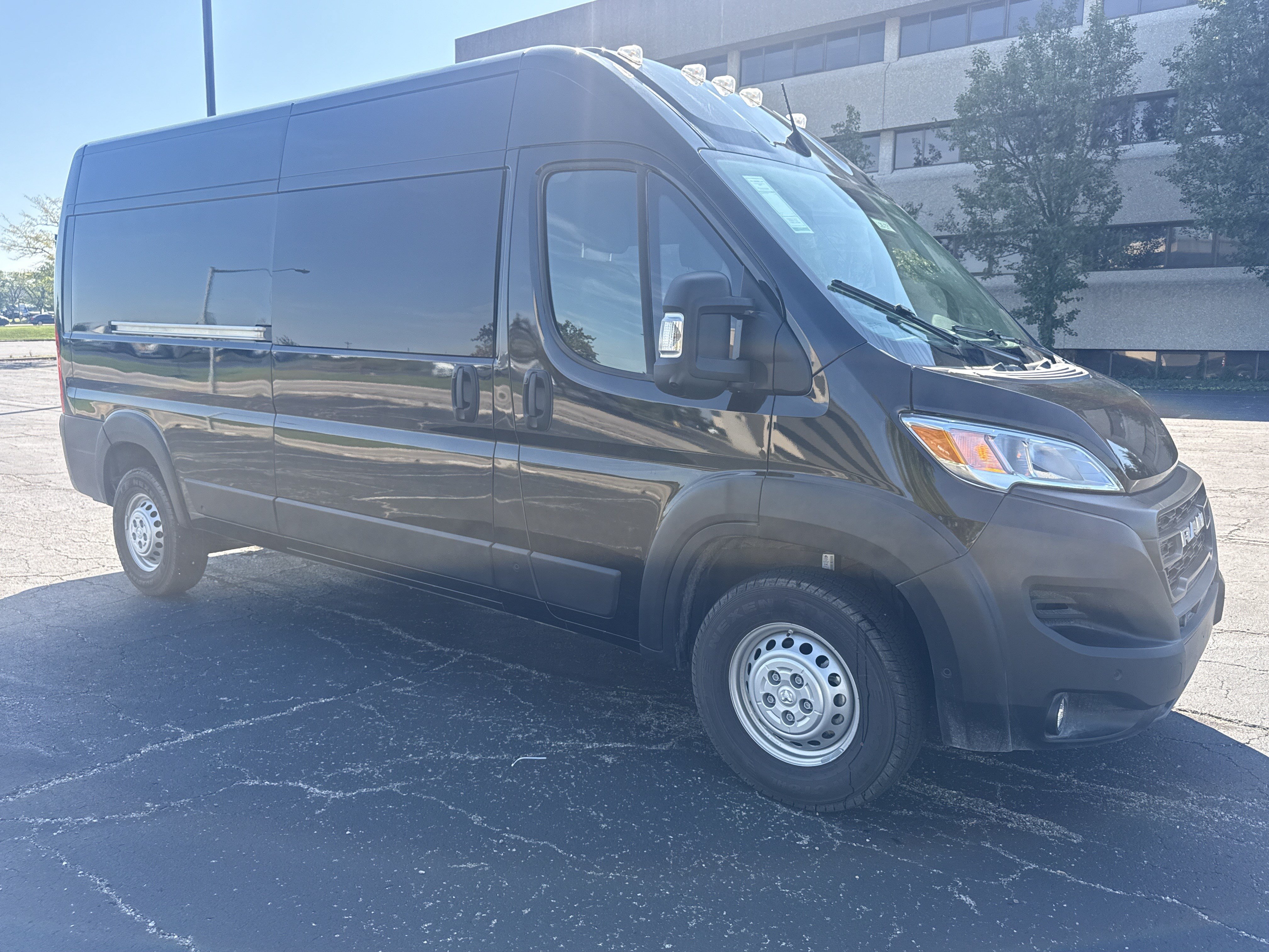New 2026 RAM ProMaster 3500 w/ Crew Van Package FWD image 13