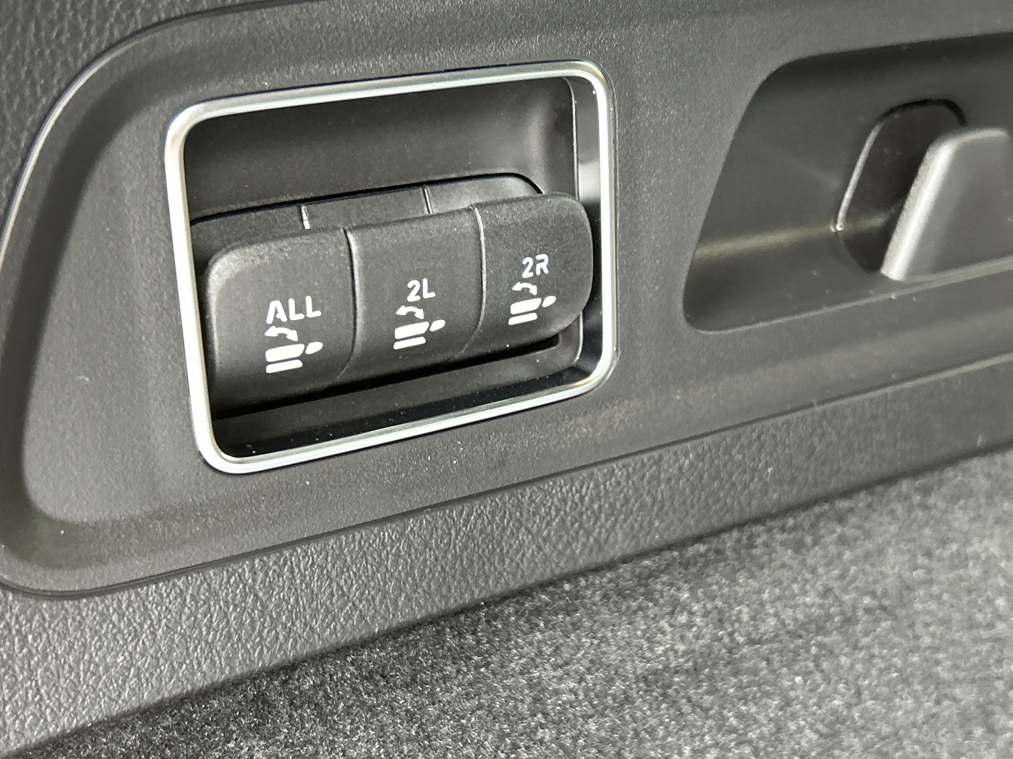New 2026 Mercedes-Benz GLS 580 4MATIC image 10