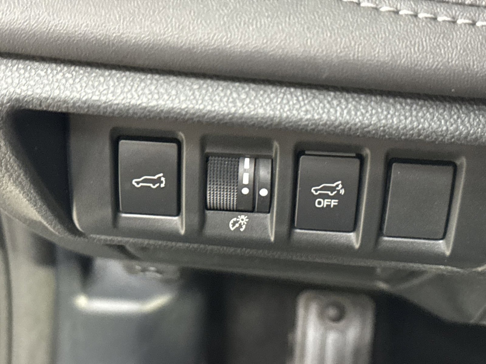 Used 2024 Subaru Outback Limited AWD/4WD image 37