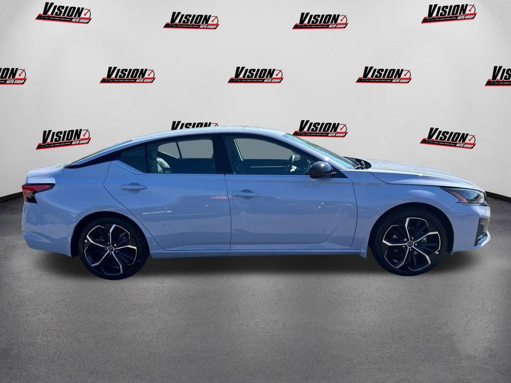 New 2025 Nissan Altima 2.5 SR image 4