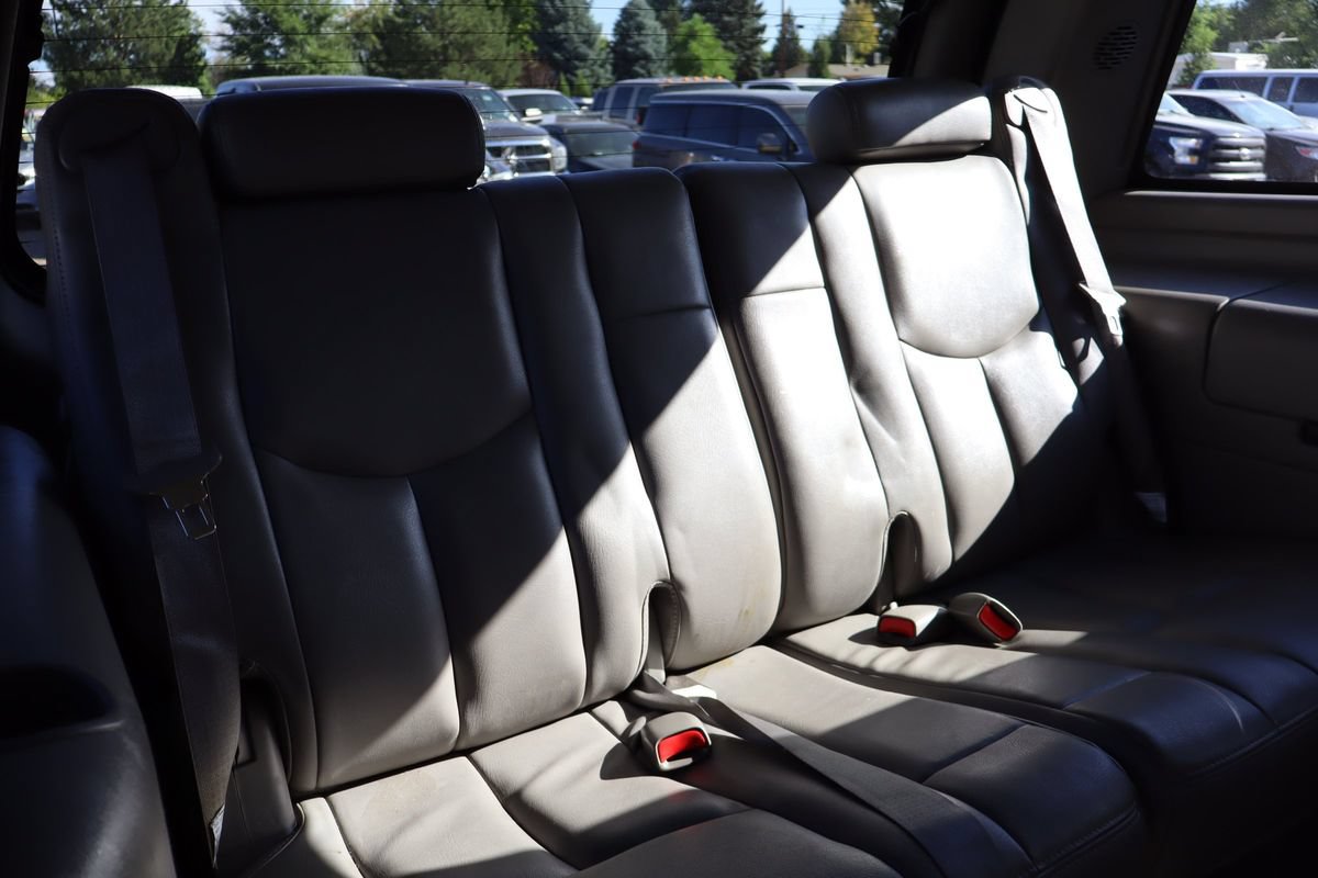 Used 2005 GMC Yukon SLT w/ SLT Preferred Equipment Group AWD/4WD image 22