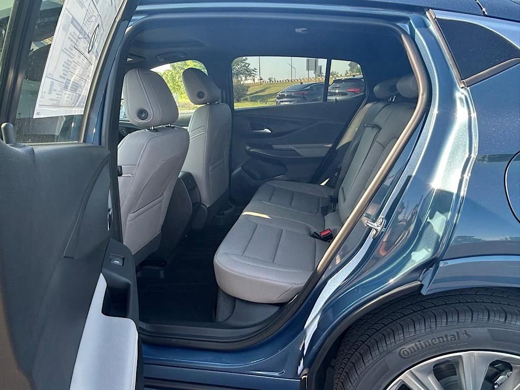 New 2025 Buick Envista Avenir image 21