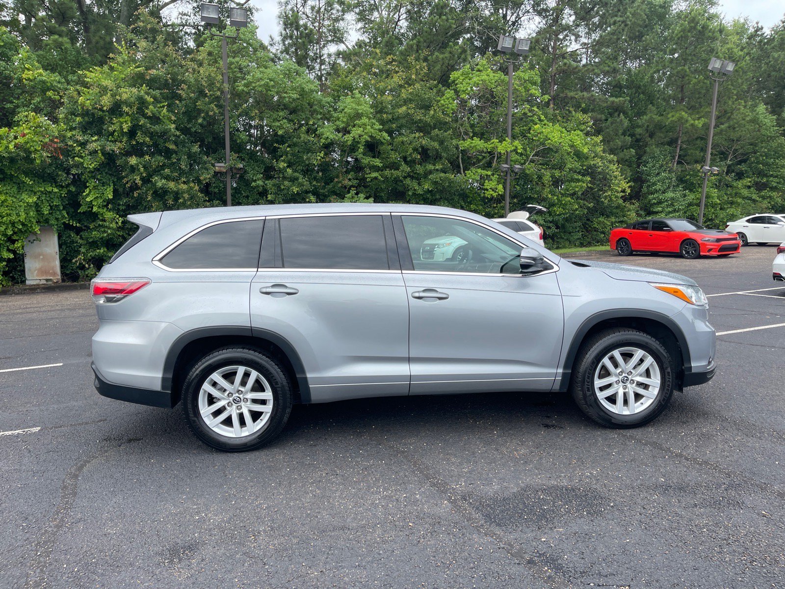 Used 2016 Toyota Highlander LE FWD image 21