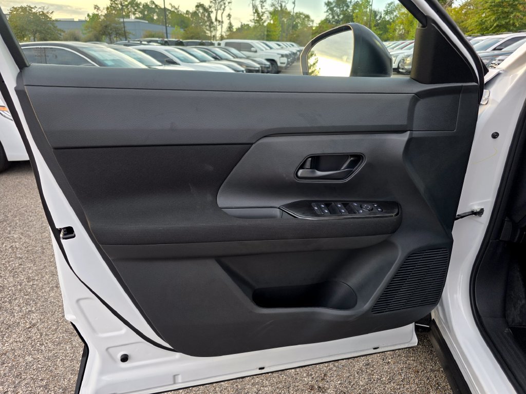 New 2027 Nissan Kicks S FWD image 17