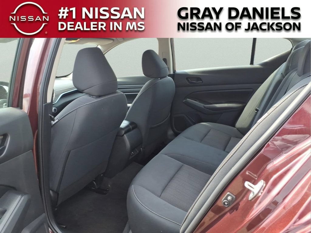 Used 2025 Nissan Altima 2.5 SV FWD image 27