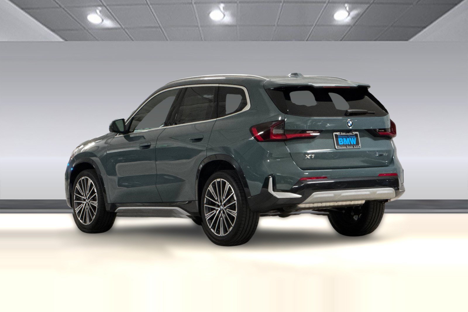 New 2026 BMW X1 xDrive28i w/ Technology Package AWD/4WD image 3