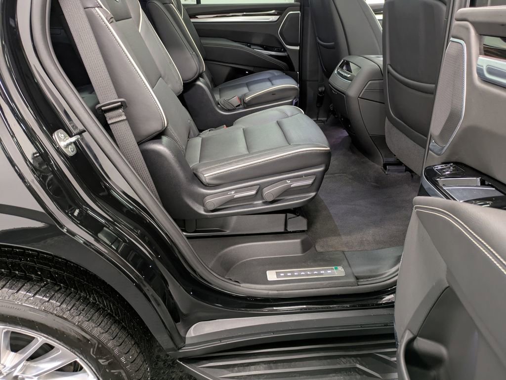 Used 2025 Cadillac Escalade Premium Luxury image 27