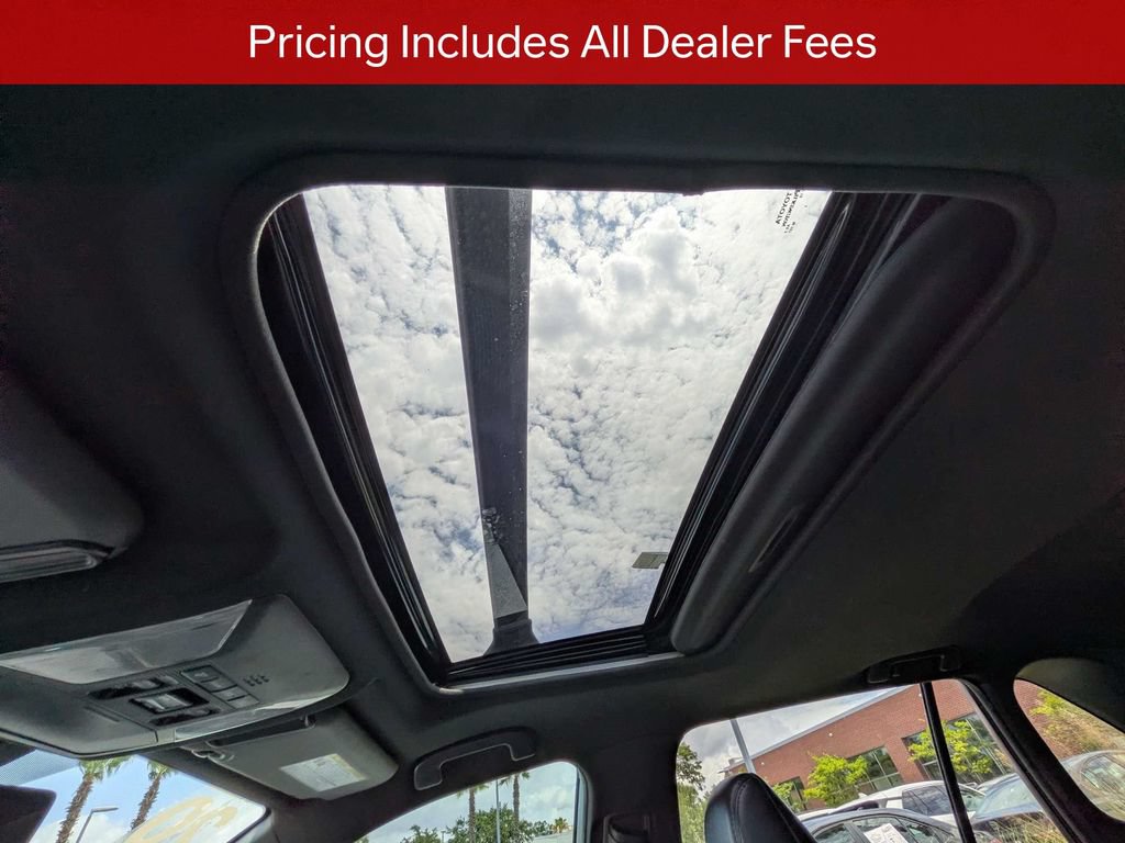 Certified 2020 Toyota RAV4 XSE w/ XSE Grade Weather Package AWD/4WD image 22