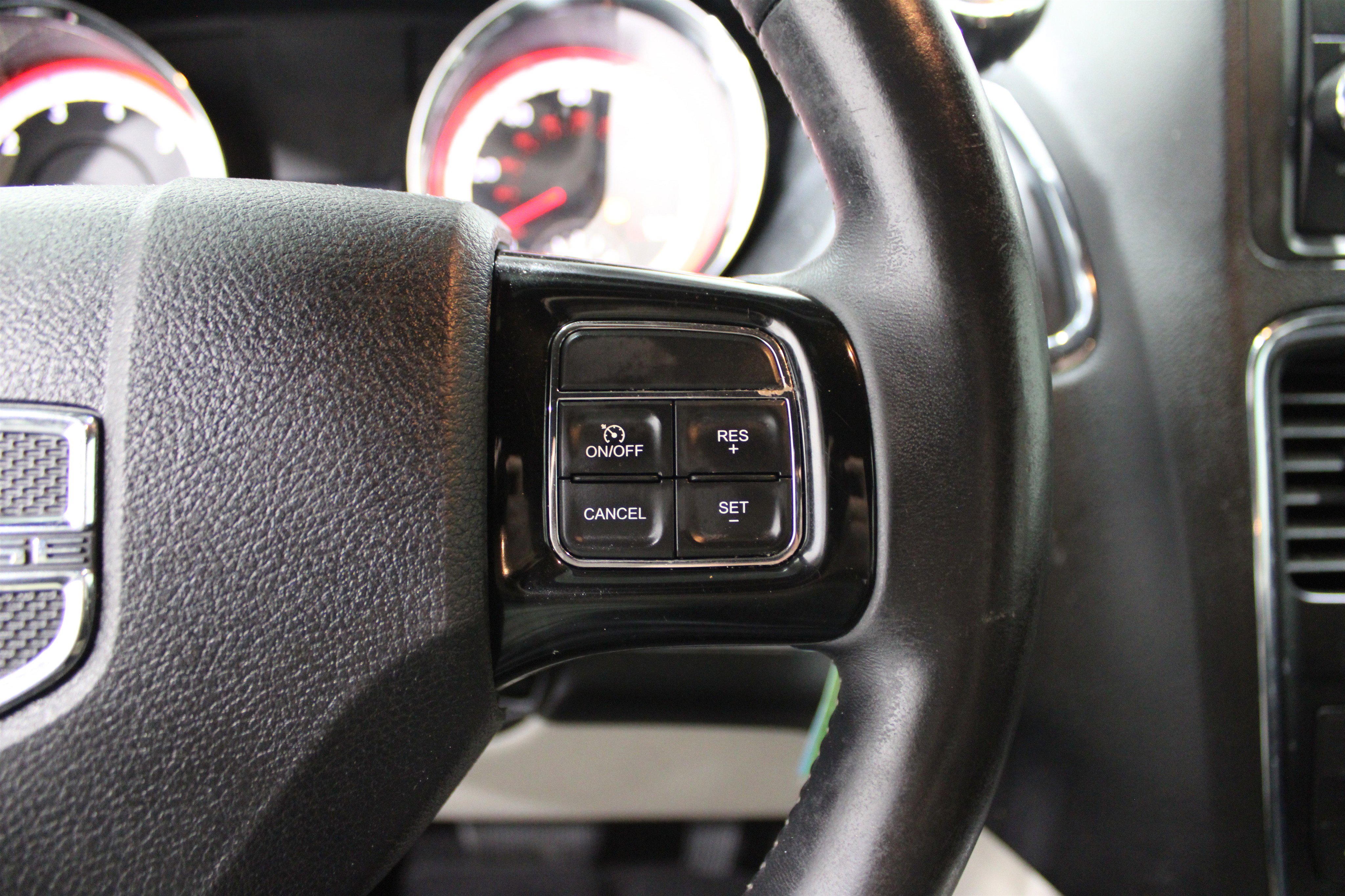 Used 2017 Dodge Grand Caravan SXT image 10