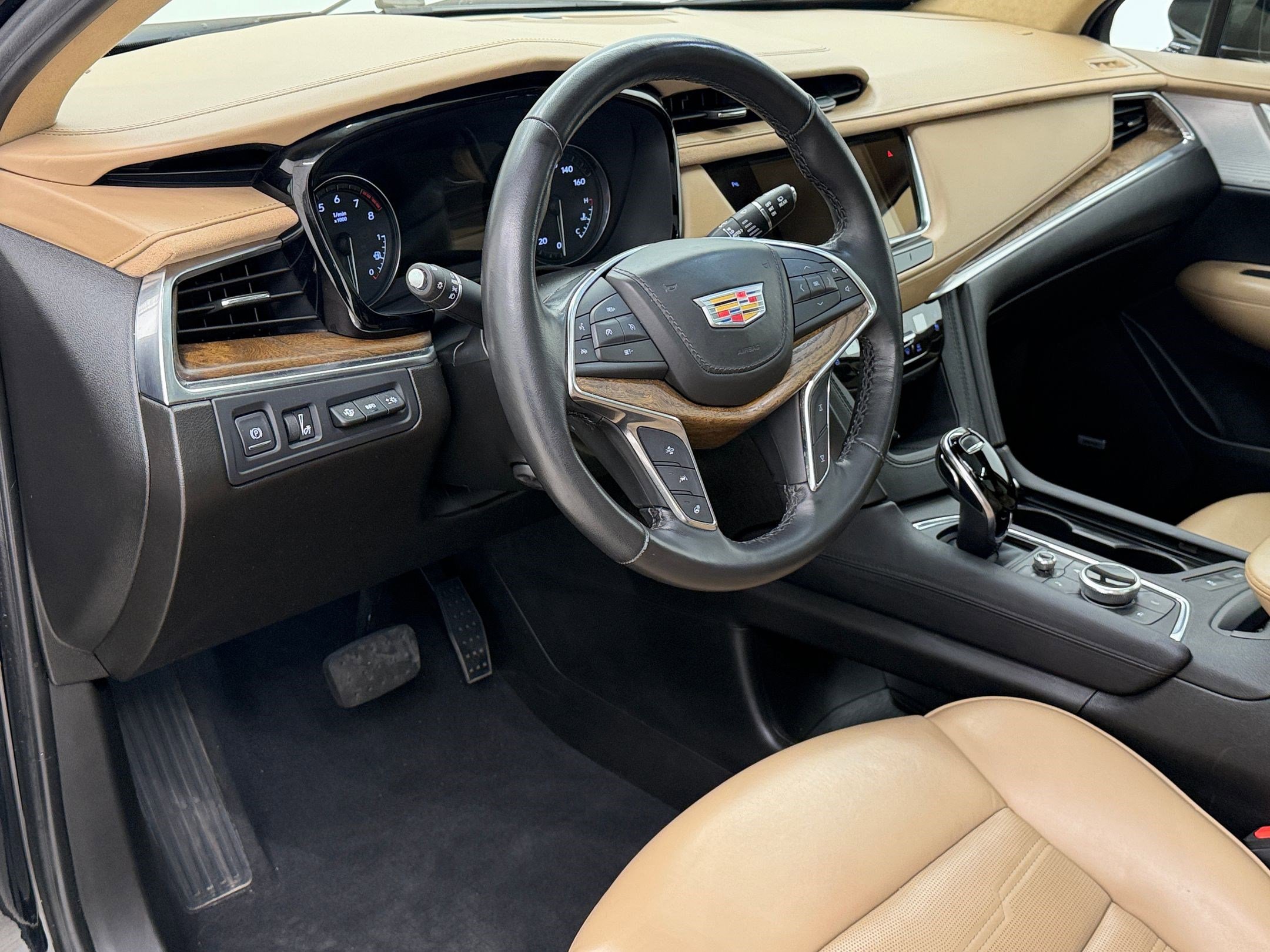 Used 2022 Cadillac XT5 Premium Luxury w/ Platinum Package image 4