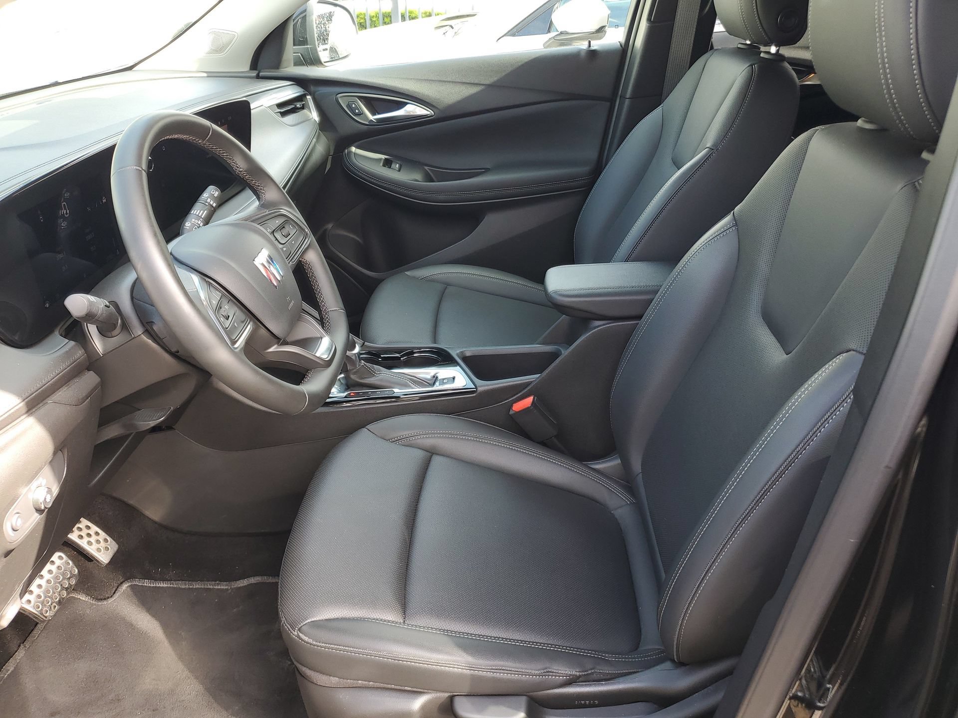 Used 2024 Buick Encore GX Sport Touring AWD/4WD image 19