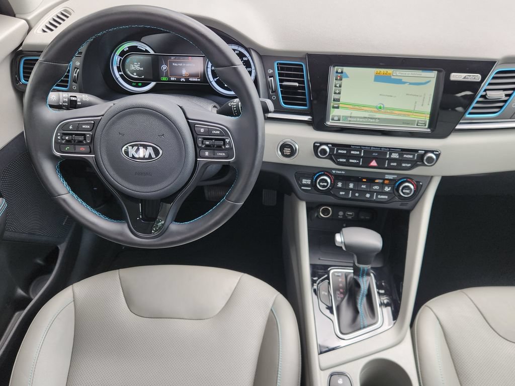 Used 2018 Kia Niro Touring FWD image 28