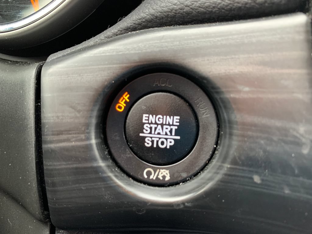 Used 2020 Jeep Grand Cherokee Altitude AWD/4WD image 25
