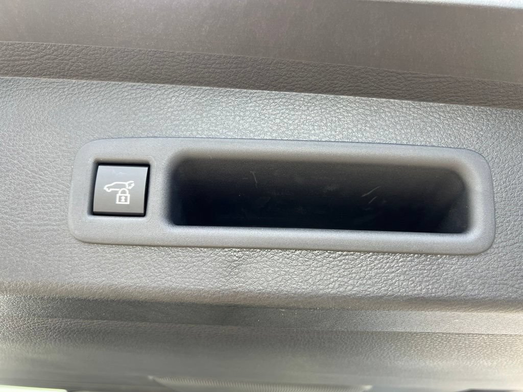 Used 2026 Toyota Sienna XLE FWD image 50