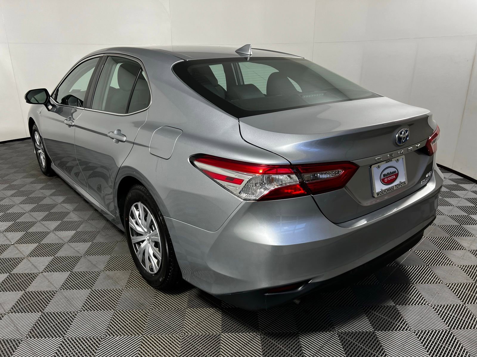 Certified 2020 Toyota Camry LE image 7