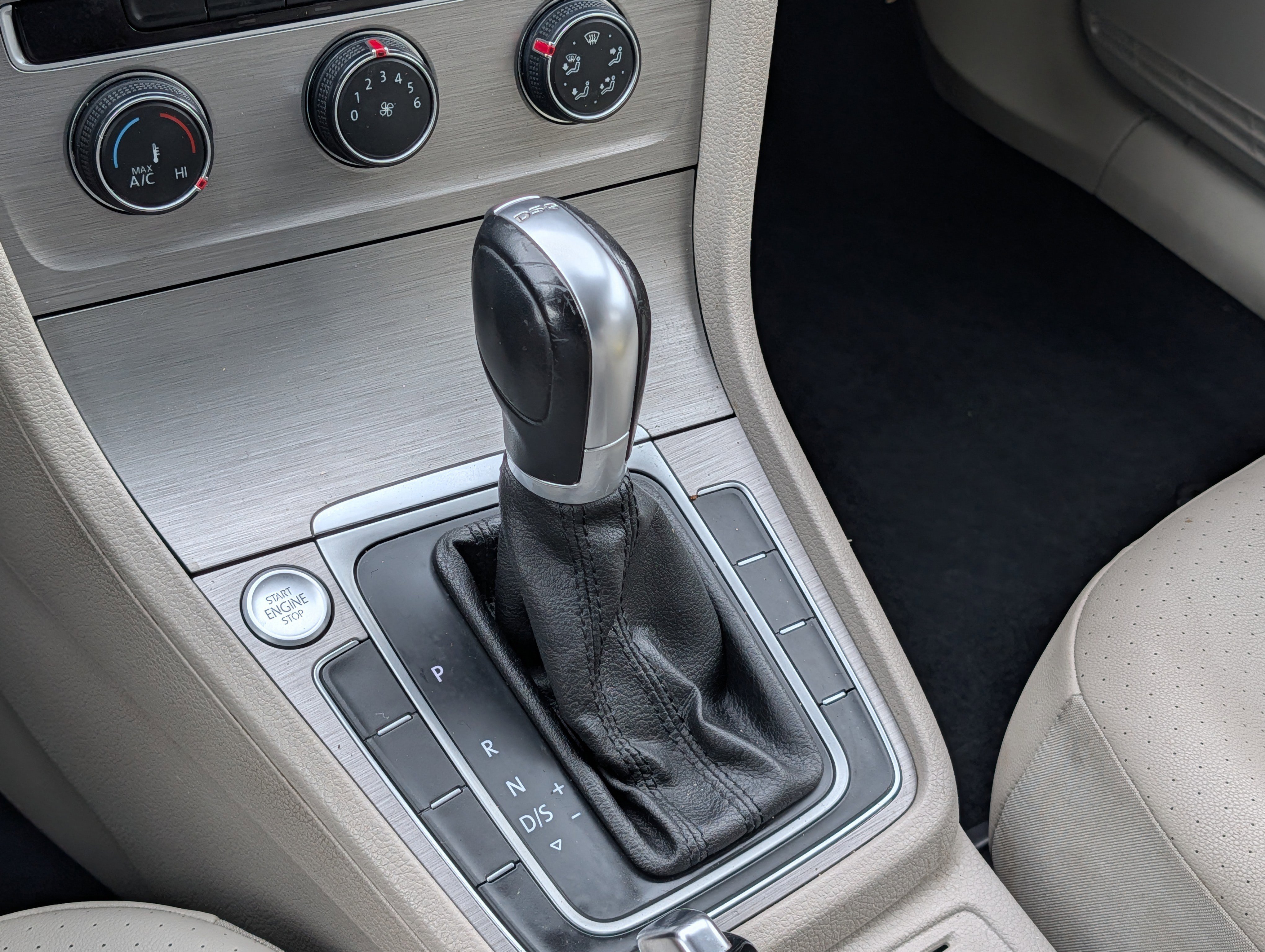 Used 2015 Volkswagen Golf TDI S image 23