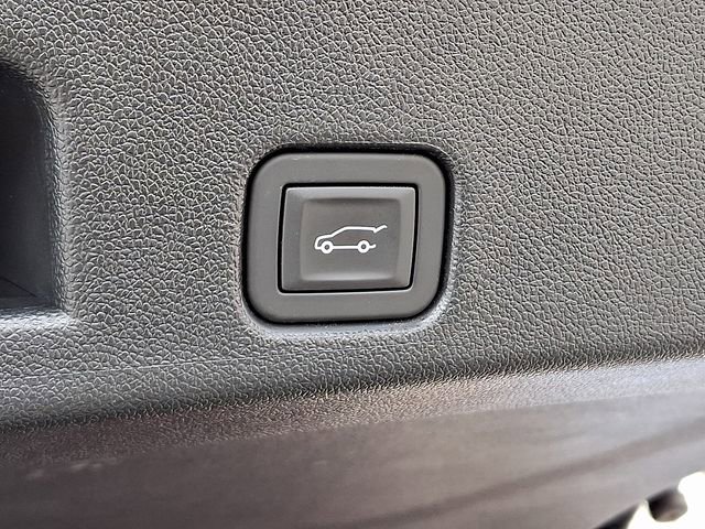 Certified 2025 GMC Acadia Denali image 31